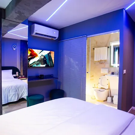 Aparthotel Standard At The Bubbles Jacuzzi *