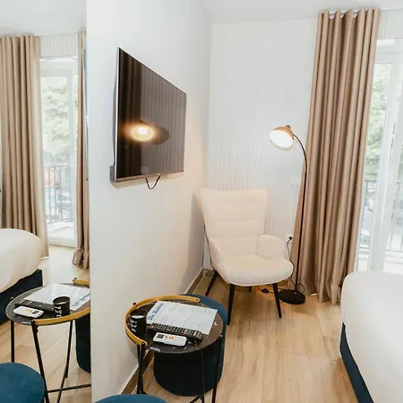 Aparthotel Standard At The Bubbles Jacuzzi Tirana
